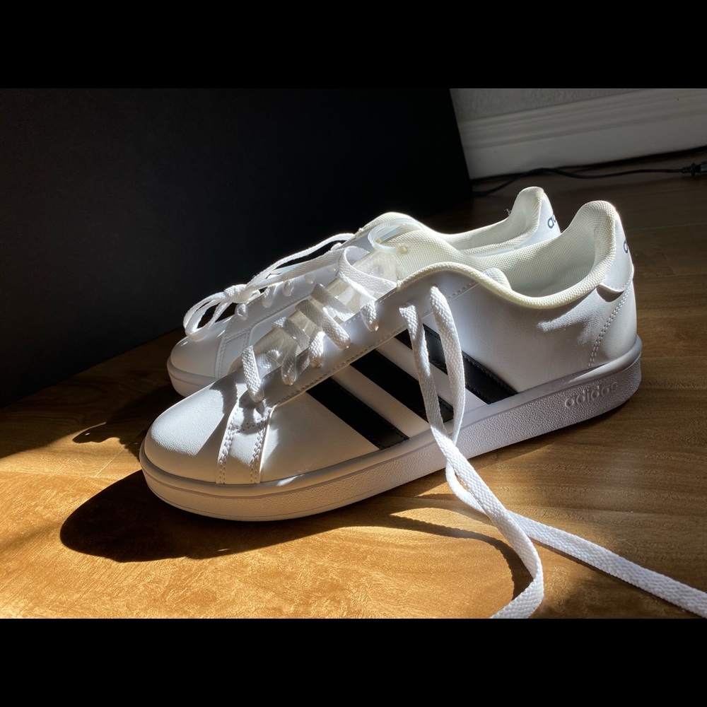 New Adidas superstars men’s 9.5